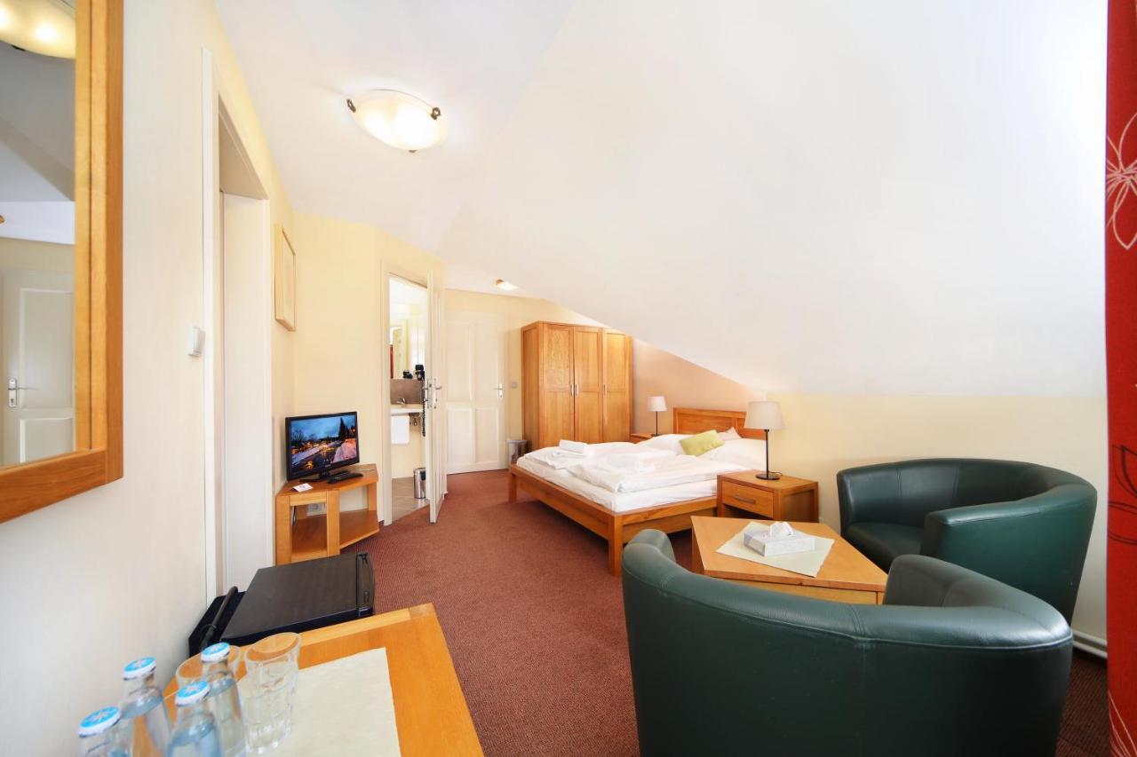 Hotel Erika Špindlerŭv Mlýn Luaran gambar