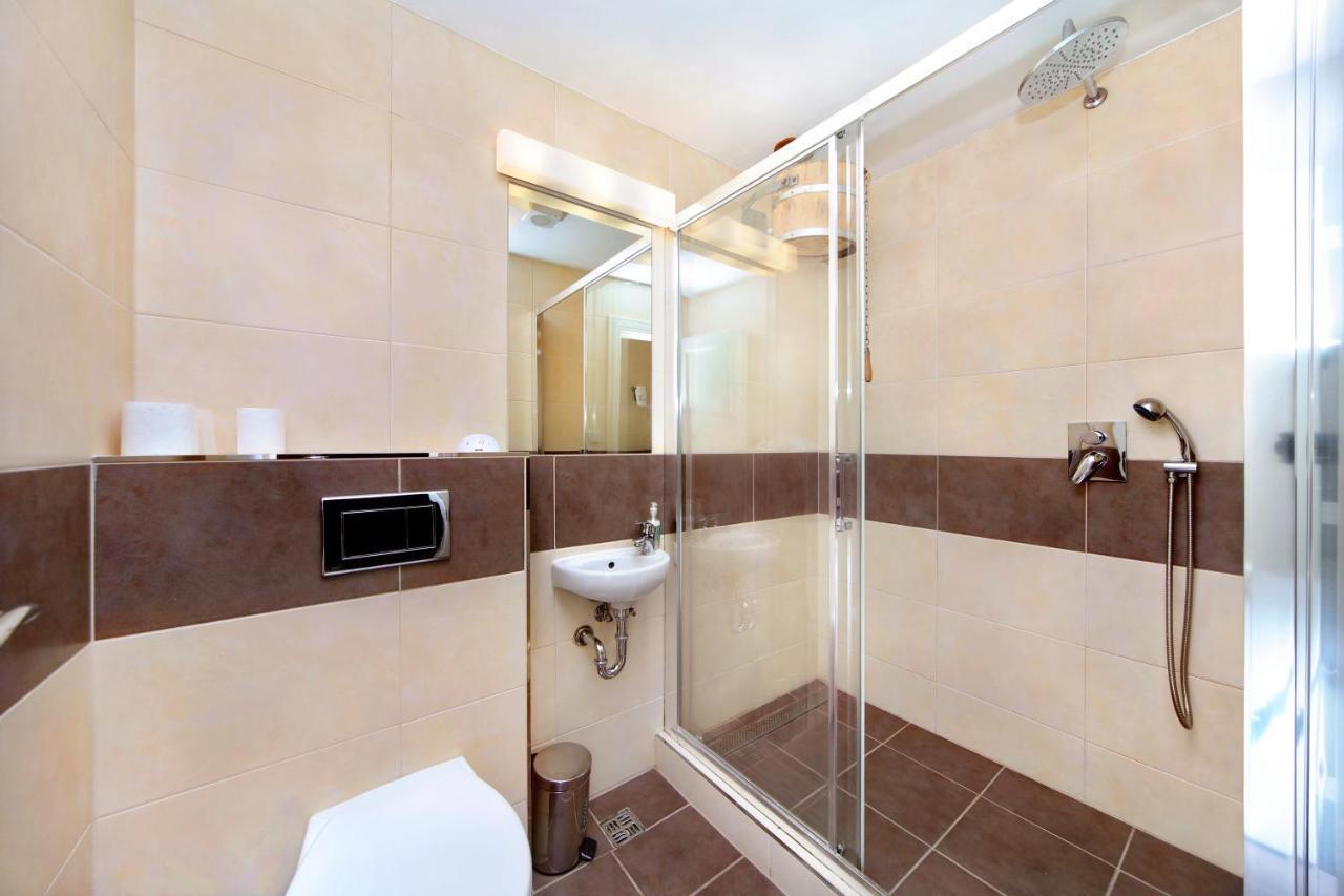 Hotel Erika Špindlerŭv Mlýn Luaran gambar