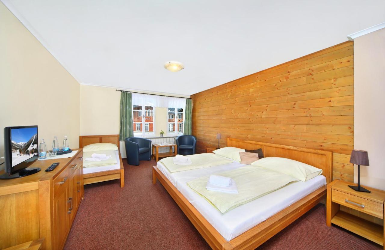 Hotel Erika Špindlerŭv Mlýn Luaran gambar