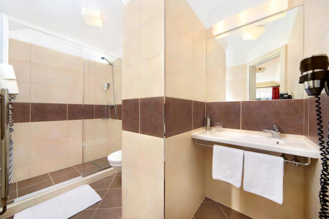 Hotel Erika Špindlerŭv Mlýn Luaran gambar