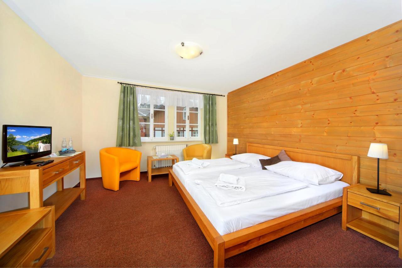 Hotel Erika Špindlerŭv Mlýn Luaran gambar