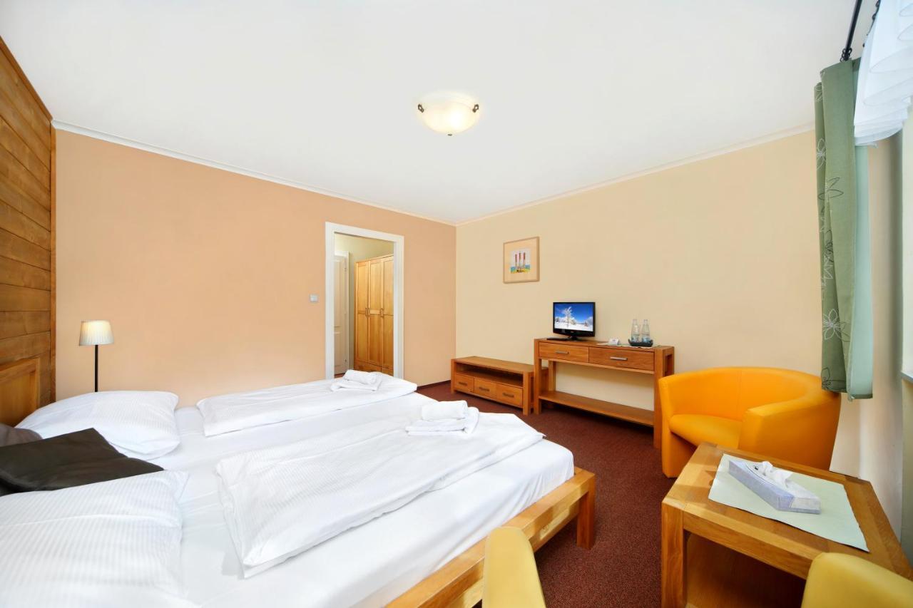 Hotel Erika Špindlerŭv Mlýn Luaran gambar