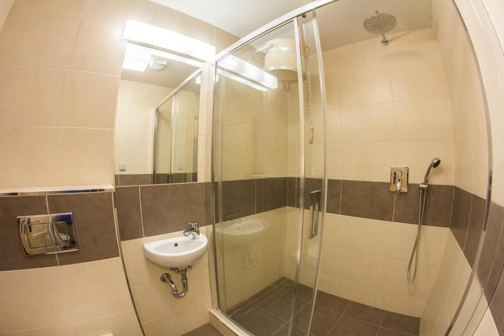 Hotel Erika Špindlerŭv Mlýn Luaran gambar